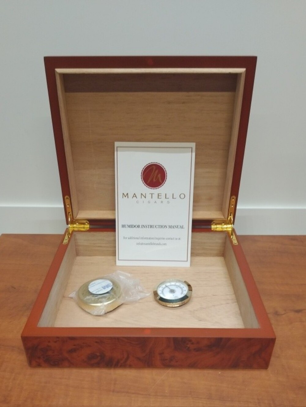 Mantello Cigar Humidor Mahogany Cedar with Digital Hygrometer & Humidifier 10x10